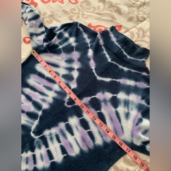 WE The Free Free People Psychedelic Tie-dye Turtleneck Top In Navy Size Medium - Picture 10 of 16